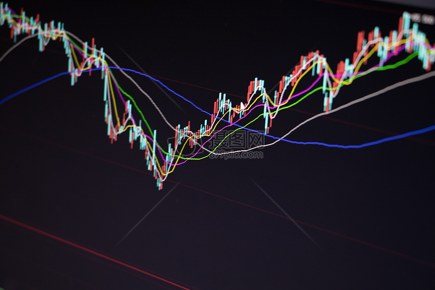 美国消费电子支出现“脆弱曙光”?摩根士丹利警告:信心恶化和返校季疲软可能限制行业复苏